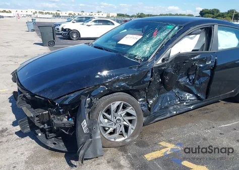 2024 Hyundai Elantra Sel z USA, uszkodzony, nr VIN KMHLM4DG3RU762823